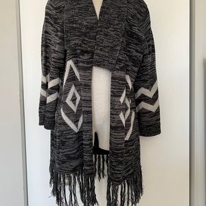Beautiful geometric patterned cardigan